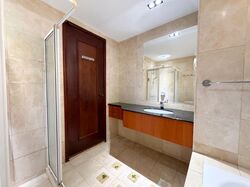 Seletaris (D27), Condominium #570434861